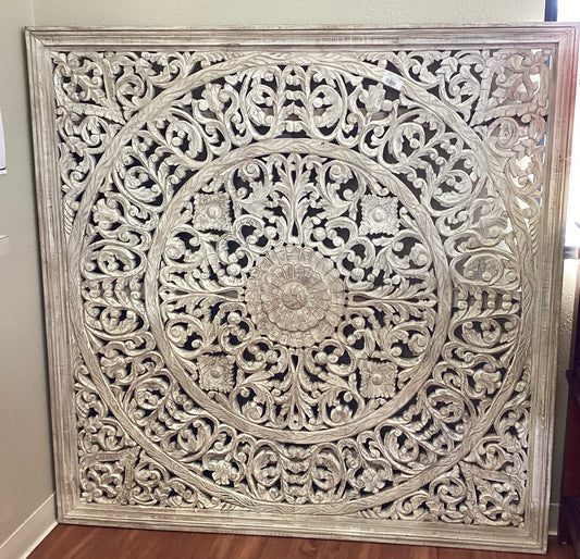 Large White Wooden Lattice Screen