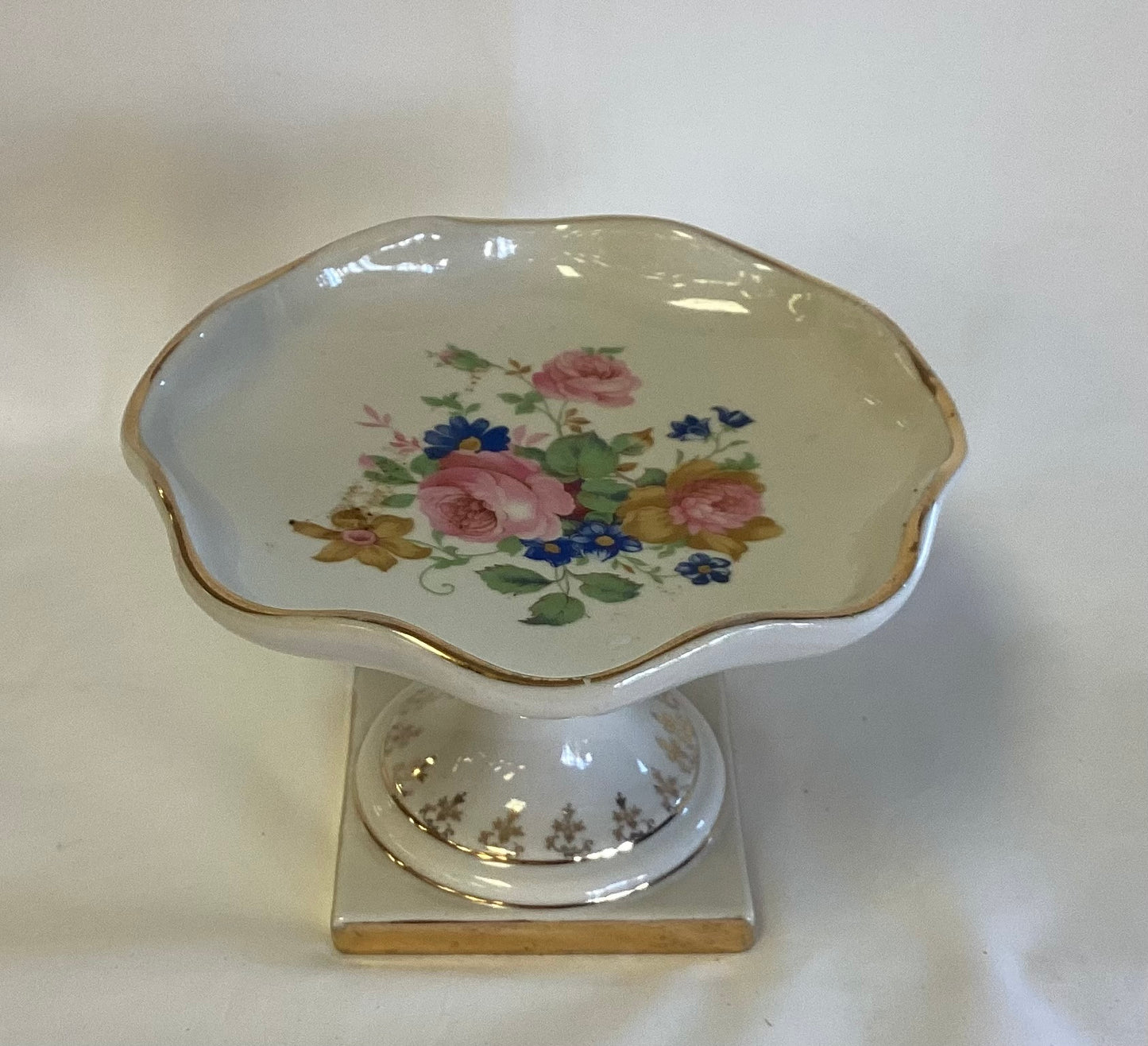 Abington Pedestal Dish