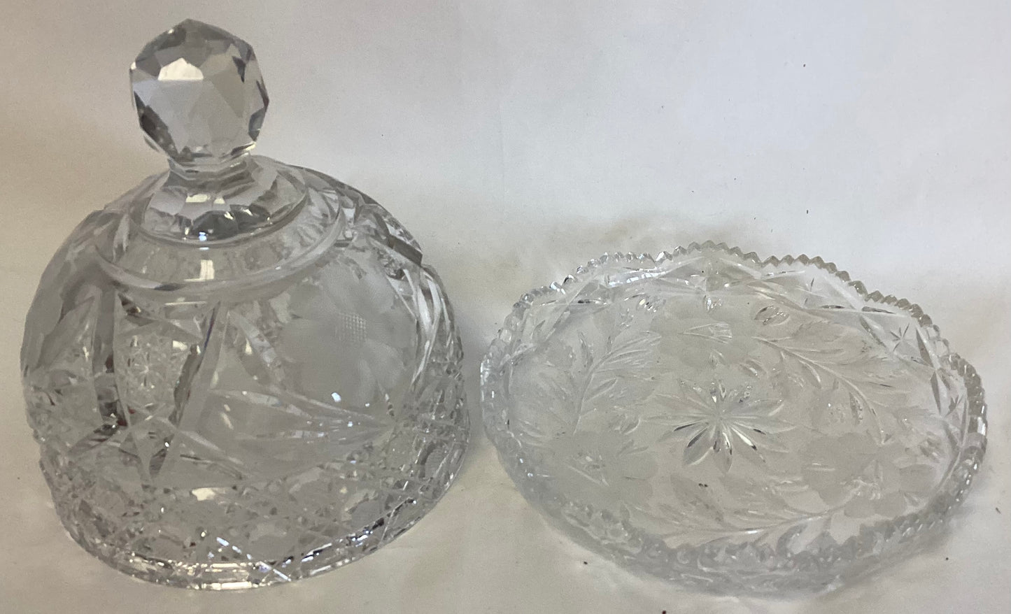 Vintage Glass cheese/butter dish with lid.