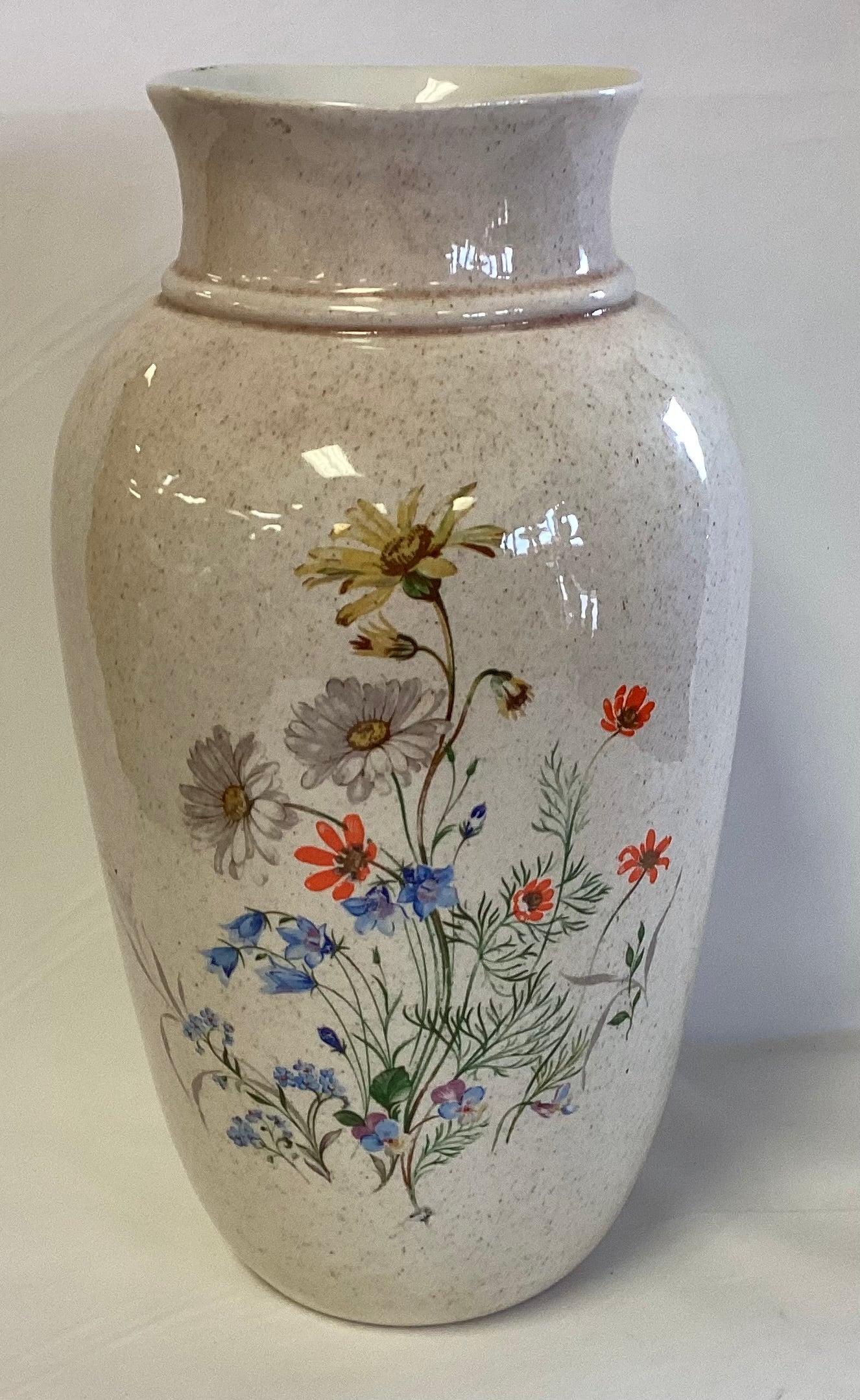 Large Cream Colored Vase w/flowers