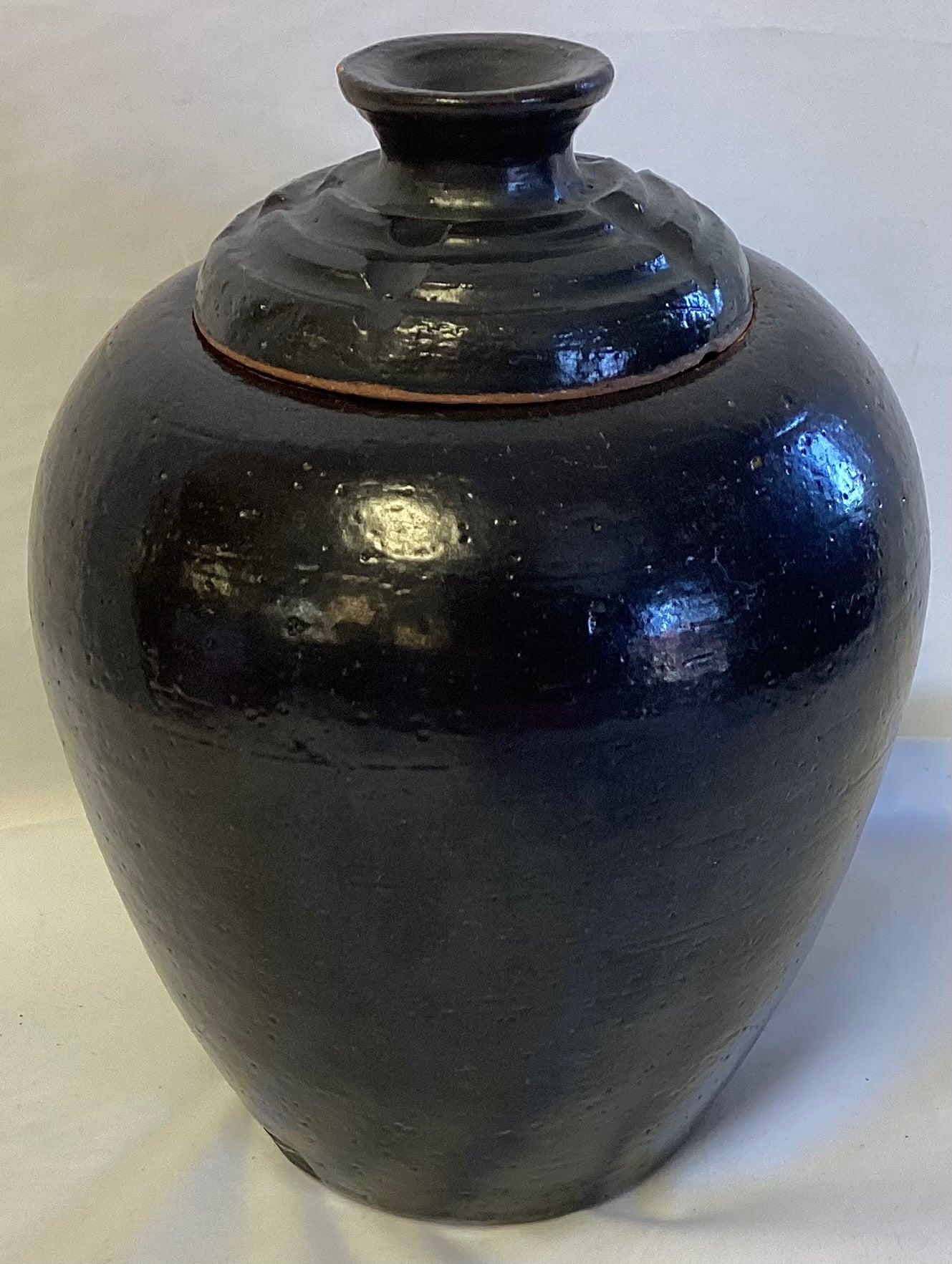 Heavy Black Urn w/lid