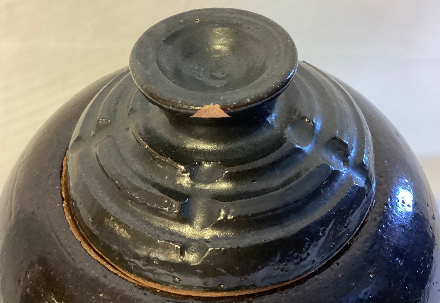 Heavy Black Urn w/lid