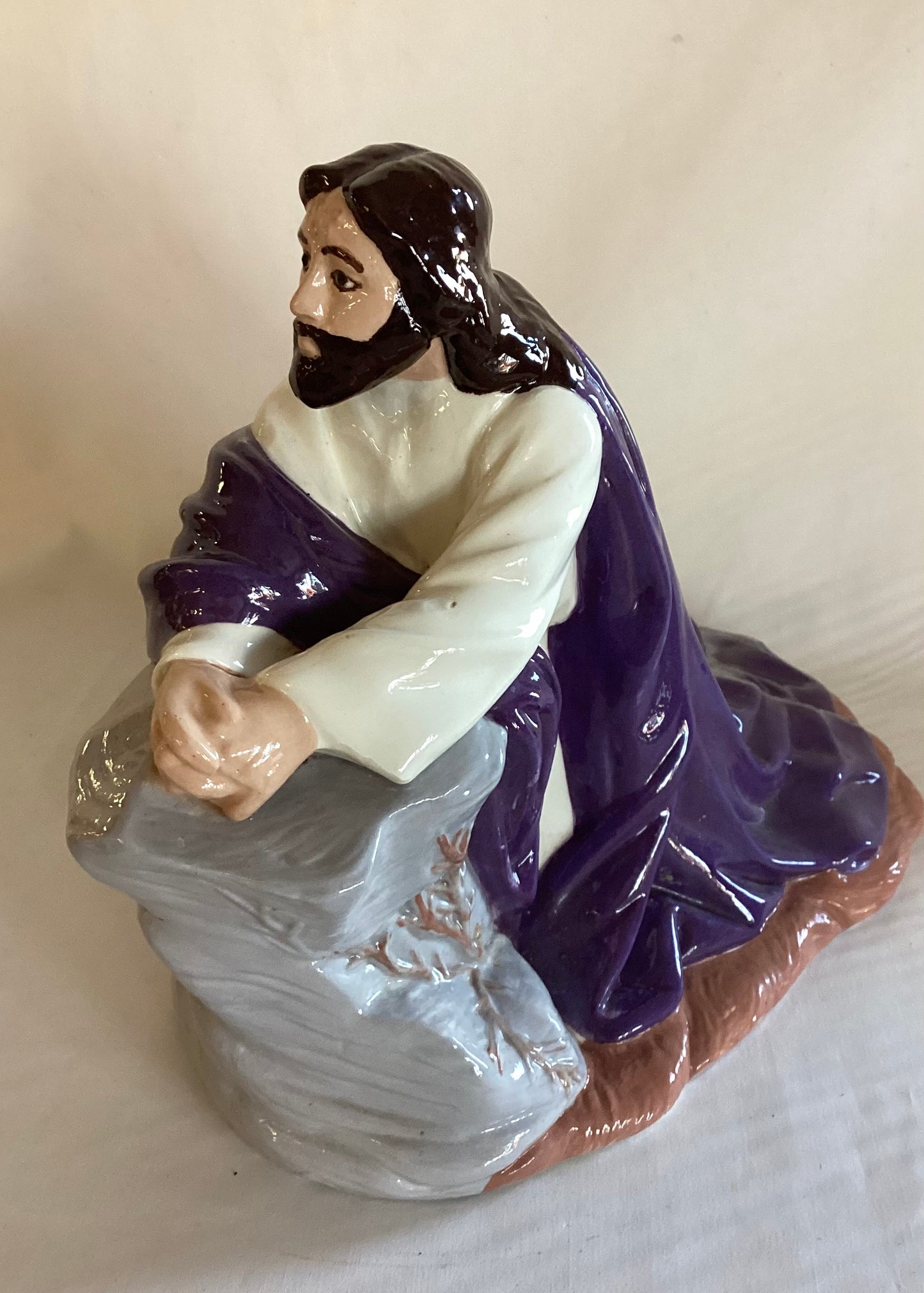 Vtg. Ceramic Jesus Praying